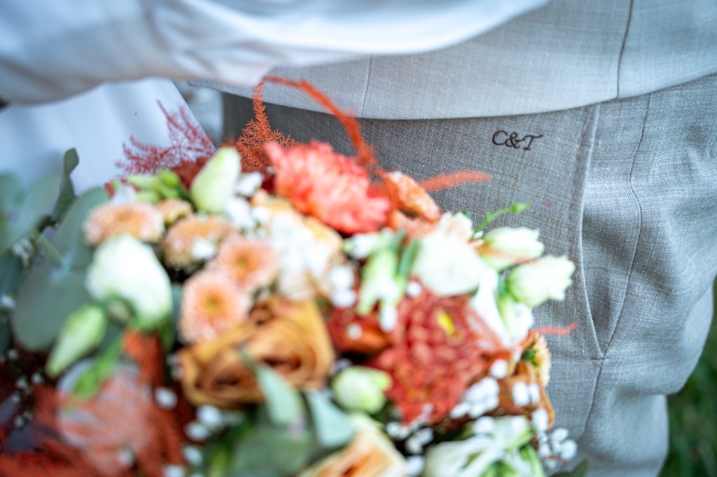 Portrait de couple en extérieur