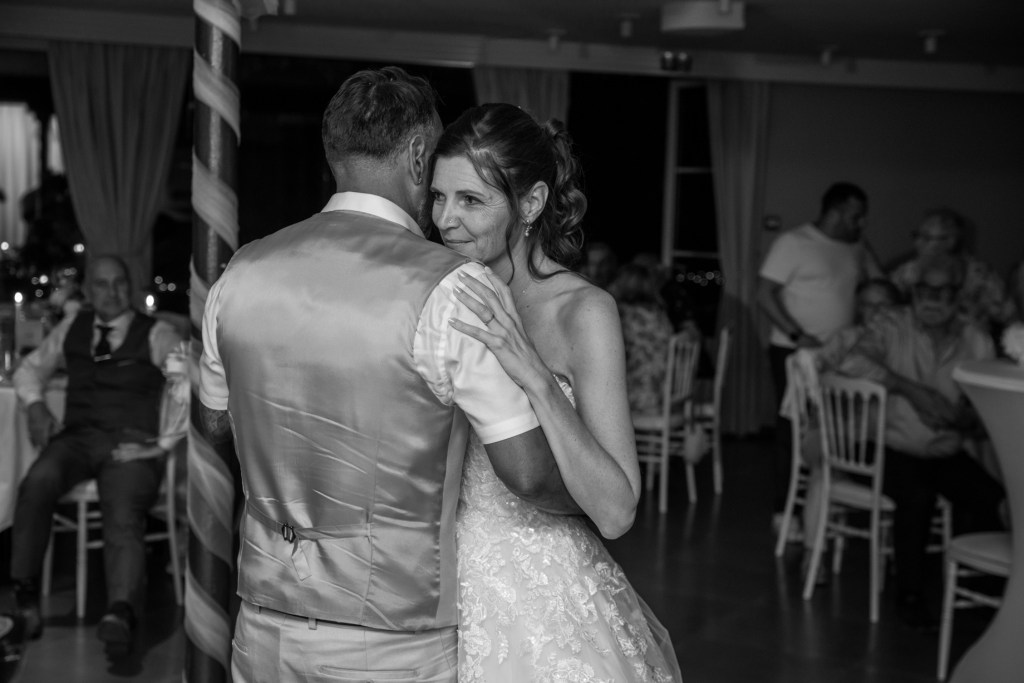 Soirée de mariage en noir et blanc